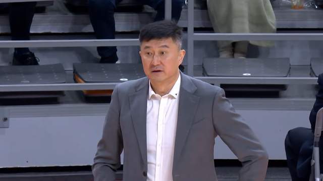 华体会体育入口-强强对话！广东今晚7:35恶斗豪门，杜锋要给卢伟上一课，央视直播