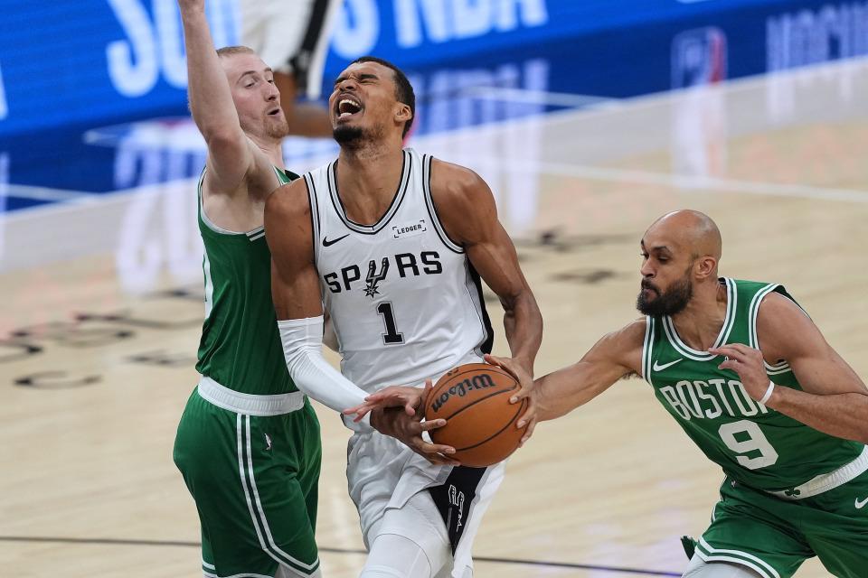 华体会app下载-8三分轰39+11，文班平生涯纪录！3点助马刺17战16胜连斩争冠大热