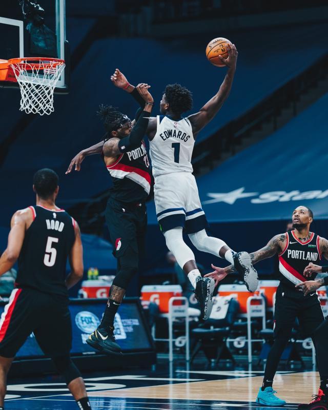 华体会体育入口-爱德华兹渐入佳境离不开唐斯，两位状元内心已相连