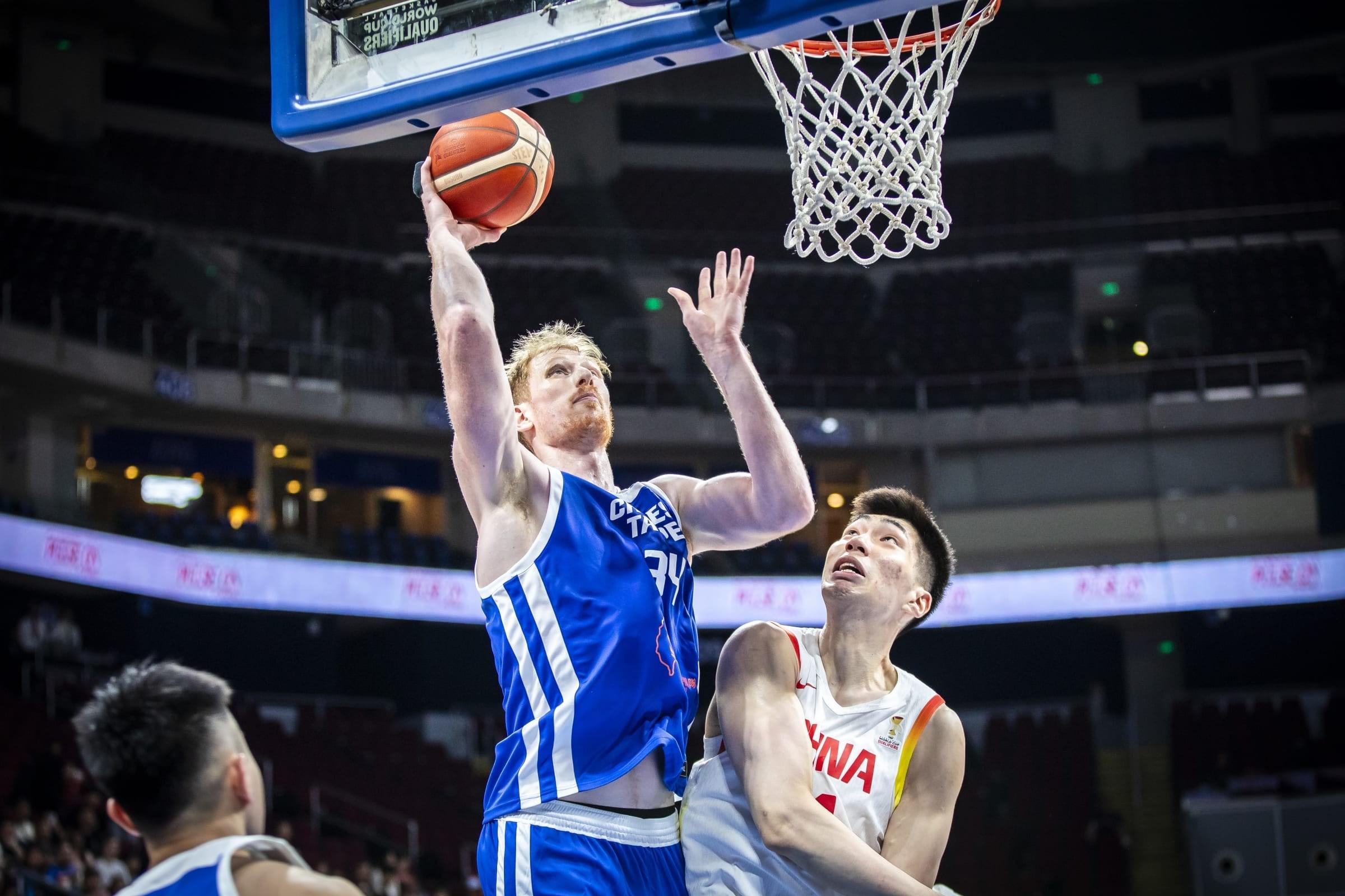 华体会app下载-体力不支，高柏铠全场出战36分钟&amp;amp;投篮14中8，得到19分11篮板